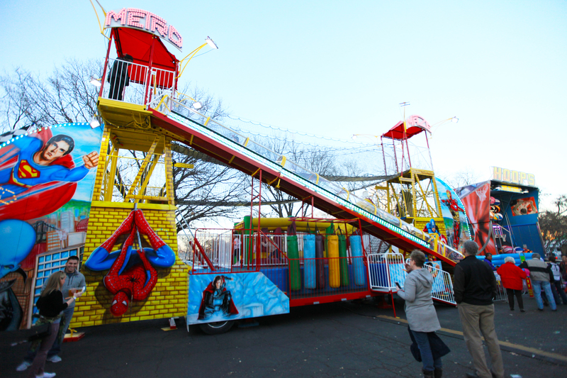 Superhero ride Metro Maze